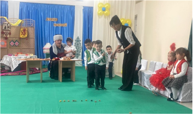 Қазақ халқының ұлттық ойыны "Асық ату"